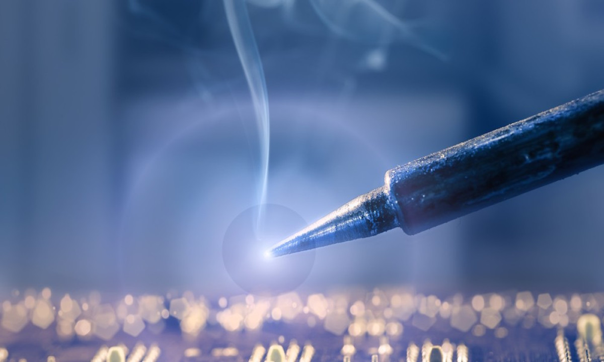 The Air You Don’t See on the Soldering Table Is Doing More Than You Think